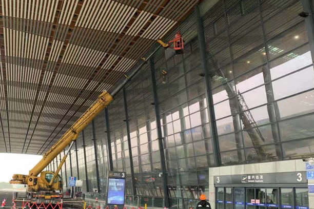 珠海玻璃幕墙维护和保养